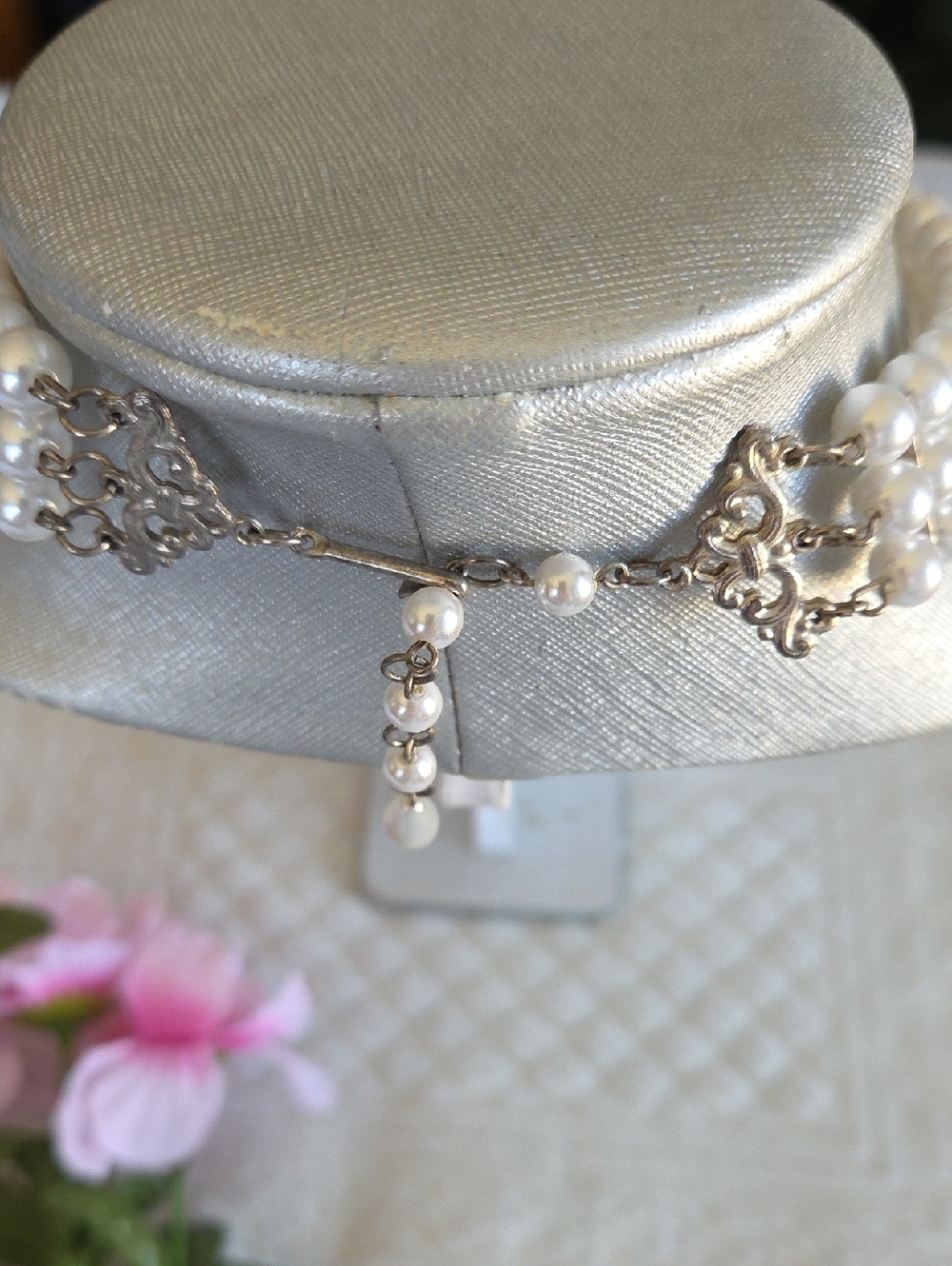 Rhinestone & Faux Pearl Choker Necklace - Picture 4 of 4